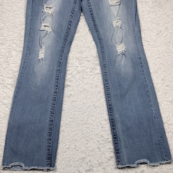 Seven7 Slim Straight Blue Light Wash Five Pocket Distressed Raw Hem Skinny Jean - Picture 4 of 16